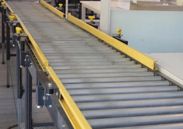 transporter-line-plant_418871-908